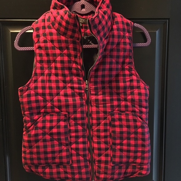 Red and Black plaid quilted vest - Picture 1 of 1